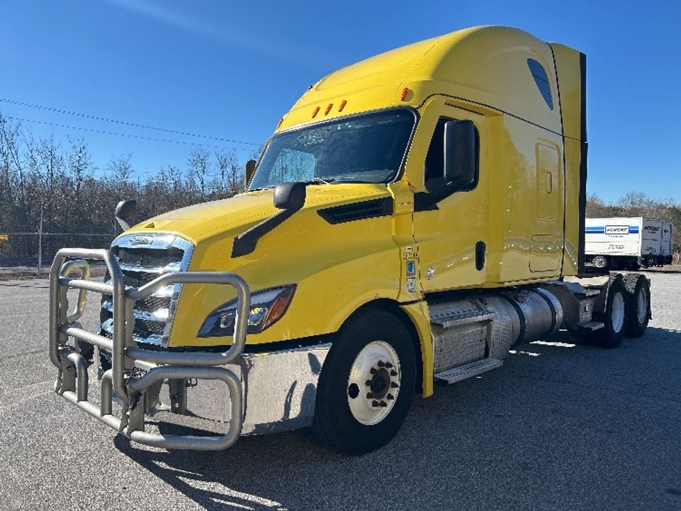 Sleeper Tractor-Heavy Duty Tractors-Freightliner-2020-T12664ST-Anderson-SC-658,953\n\t\tmiles-$ 44,250 - Image 3
