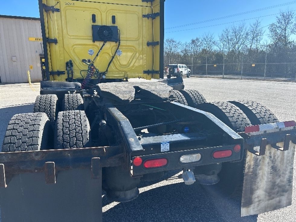 Sleeper Tractor-Heavy Duty Tractors-Freightliner-2020-T12664ST-Anderson-SC-658,953\n\t\tmiles-$ 44,250 - Image 6