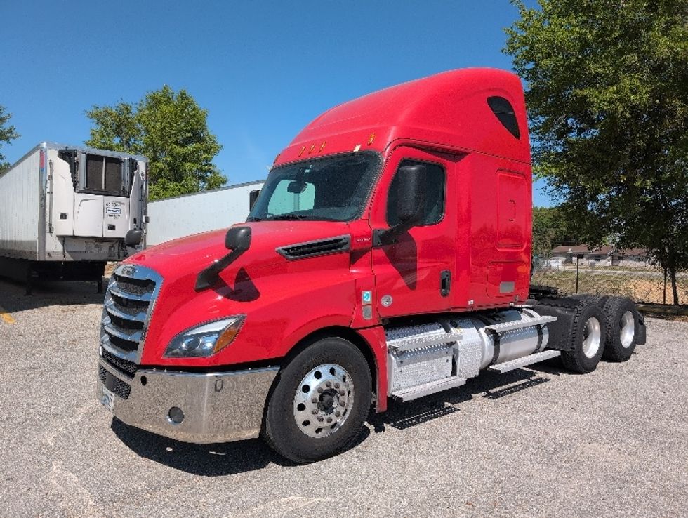 Sleeper Tractor-Heavy Duty Tractors-Freightliner-2020-T12664ST-Apopka-FL-408,026\n\t\tmiles-$ 69,000 - Image 3