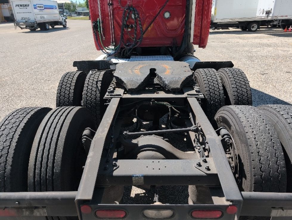 Sleeper Tractor-Heavy Duty Tractors-Freightliner-2020-T12664ST-Apopka-FL-408,026\n\t\tmiles-$ 69,000 - Image 6