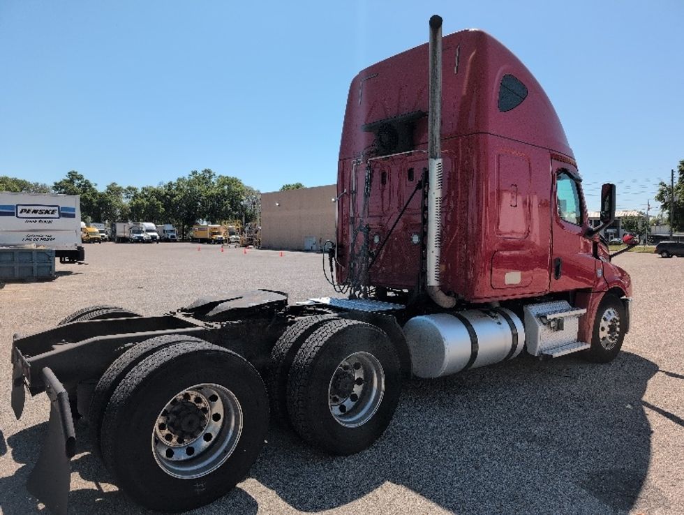 Sleeper Tractor-Heavy Duty Tractors-Freightliner-2020-T12664ST-Apopka-FL-408,026\n\t\tmiles-$ 69,000 - Image 7