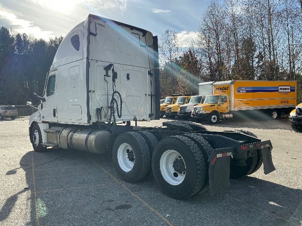 Sleeper Tractor-Heavy Duty Tractors-Freightliner-2020-T12664ST-Asheville-NC-474,133\n\t\tmiles-$ 56,500 - Image 5