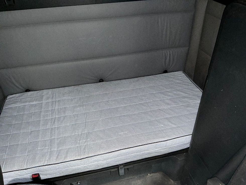 Sleeper Tractor-Heavy Duty Tractors-Freightliner-2020-T12664ST-Asheville-NC-627,135\n\t\tmiles-$ 44,750 - Image 15