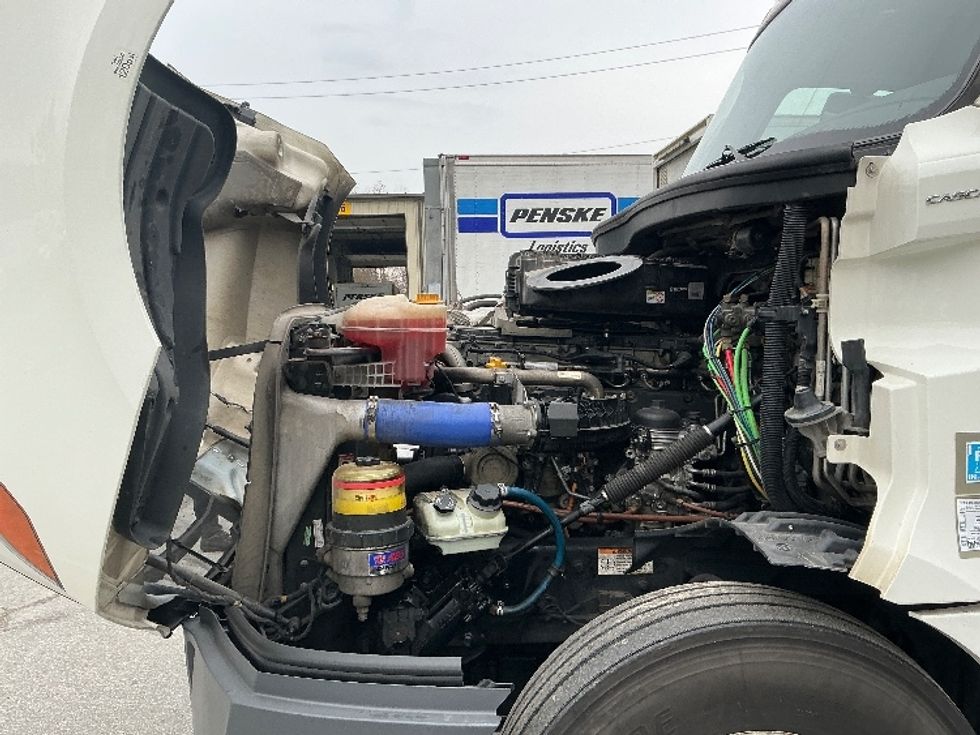 Sleeper Tractor-Heavy Duty Tractors-Freightliner-2020-T12664ST-Asheville-NC-627,135\n\t\tmiles-$ 44,750 - Image 19