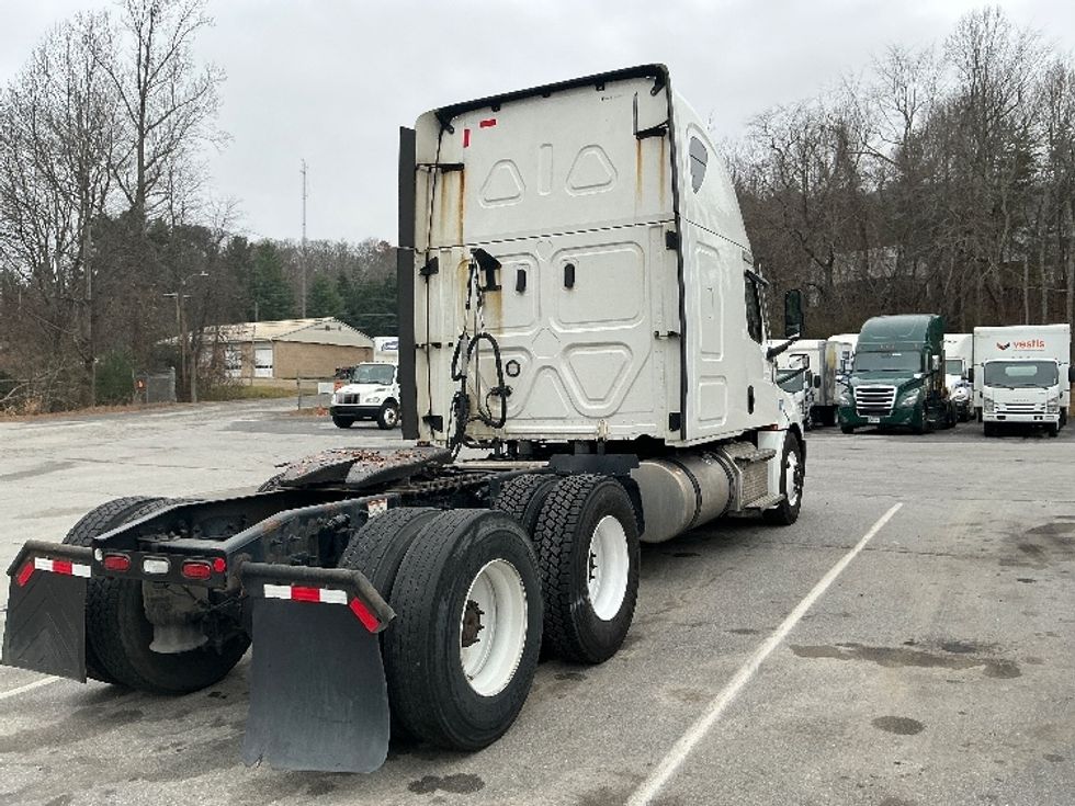 Sleeper Tractor-Heavy Duty Tractors-Freightliner-2020-T12664ST-Asheville-NC-627,135\n\t\tmiles-$ 44,750 - Image 7