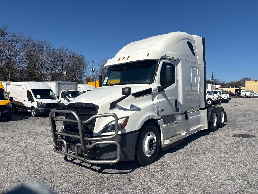 Sleeper Tractor-Heavy Duty Tractors-Freightliner-2020-T12664ST-Atlanta (Forest Park)-GA-243,383\n\t\tmiles-$ 72,500 - Image 3