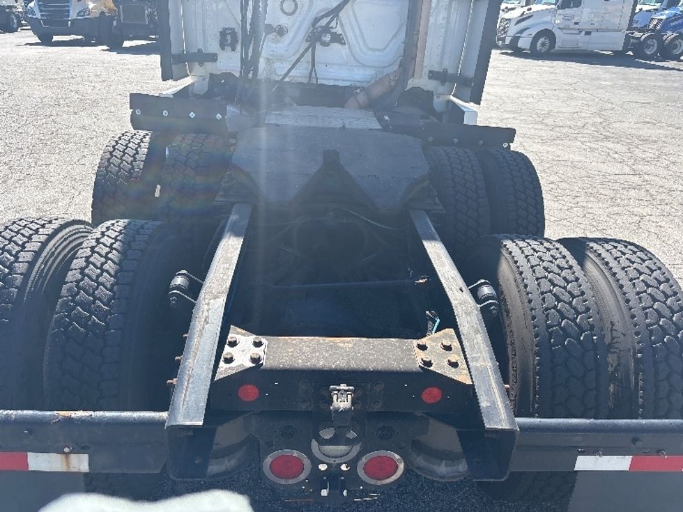 Sleeper Tractor-Heavy Duty Tractors-Freightliner-2020-T12664ST-Atlanta (Forest Park)-GA-243,383\n\t\tmiles-$ 72,500 - Image 6