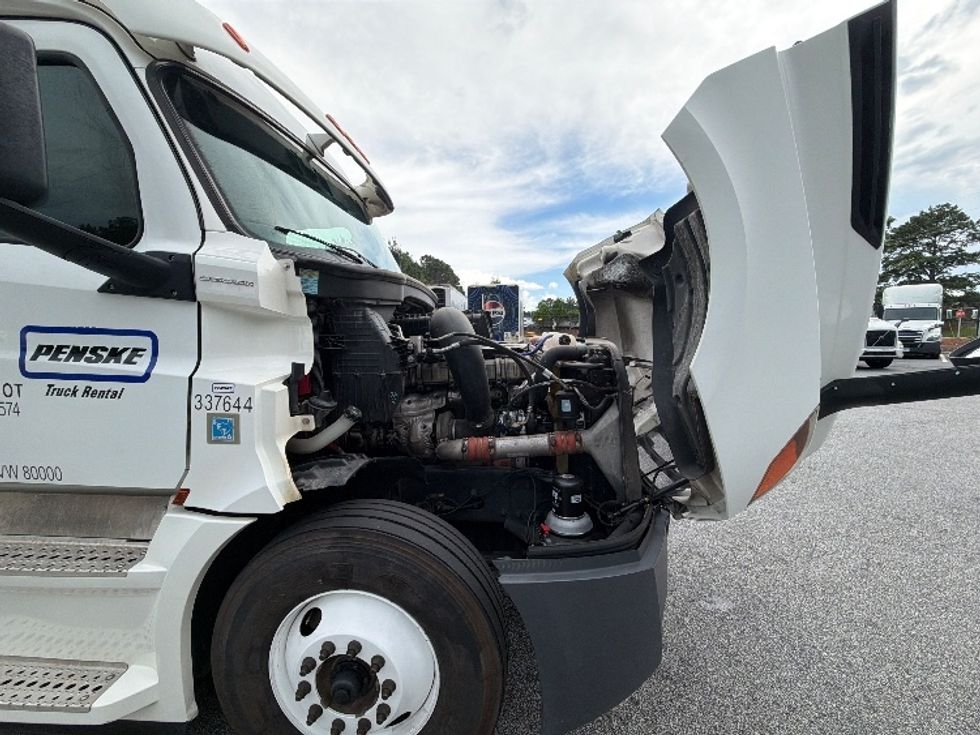 Sleeper Tractor-Heavy Duty Tractors-Freightliner-2020-T12664ST-Atlanta (Forest Park)-GA-445,996\n\t\tmiles-$ 70,250 - Image 20