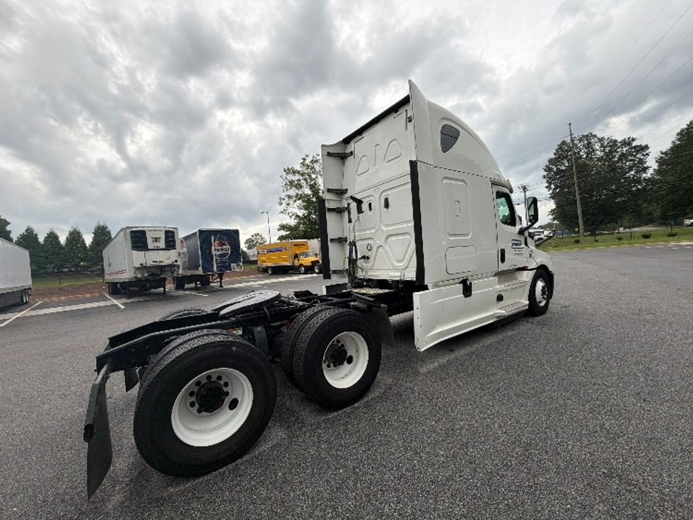 Sleeper Tractor-Heavy Duty Tractors-Freightliner-2020-T12664ST-Atlanta (Forest Park)-GA-498,000\n\t\tmiles-$ 67,000 - Image 7