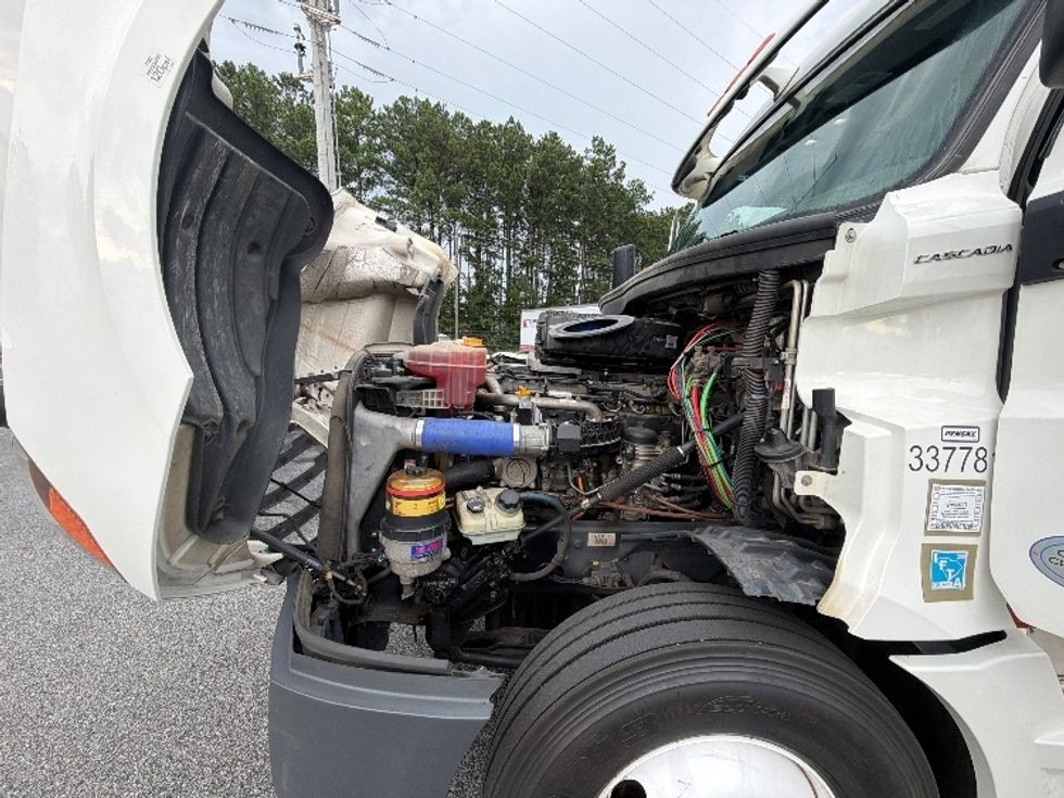 Sleeper Tractor-Heavy Duty Tractors-Freightliner-2020-T12664ST-Atlanta (Forest Park)-GA-563,789\n\t\tmiles-$ 62,250 - Image 21