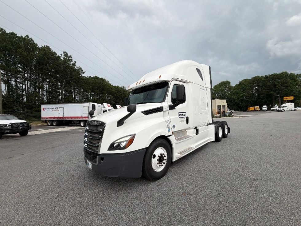 Sleeper Tractor-Heavy Duty Tractors-Freightliner-2020-T12664ST-Atlanta (Forest Park)-GA-563,789\n\t\tmiles-$ 62,250 - Image 3