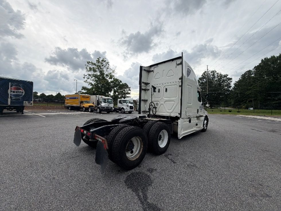 Sleeper Tractor-Heavy Duty Tractors-Freightliner-2020-T12664ST-Atlanta (Forest Park)-GA-563,789\n\t\tmiles-$ 62,250 - Image 7