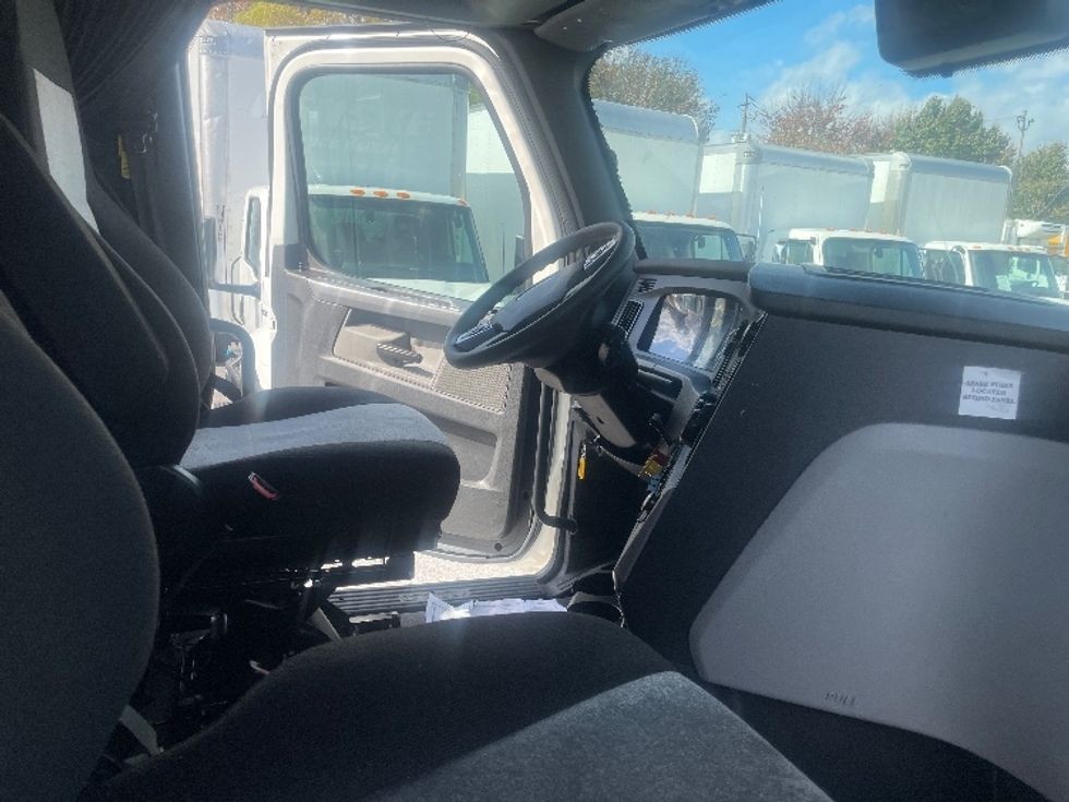 Sleeper Tractor-Heavy Duty Tractors-Freightliner-2020-T12664ST-Atlanta (Forest Park)-GA-633,215\n\t\tmiles-$ 52,000 - Image 15