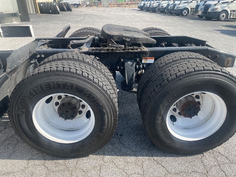 Sleeper Tractor-Heavy Duty Tractors-Freightliner-2020-T12664ST-Atlanta (Forest Park)-GA-633,215\n\t\tmiles-$ 52,000 - Image 23