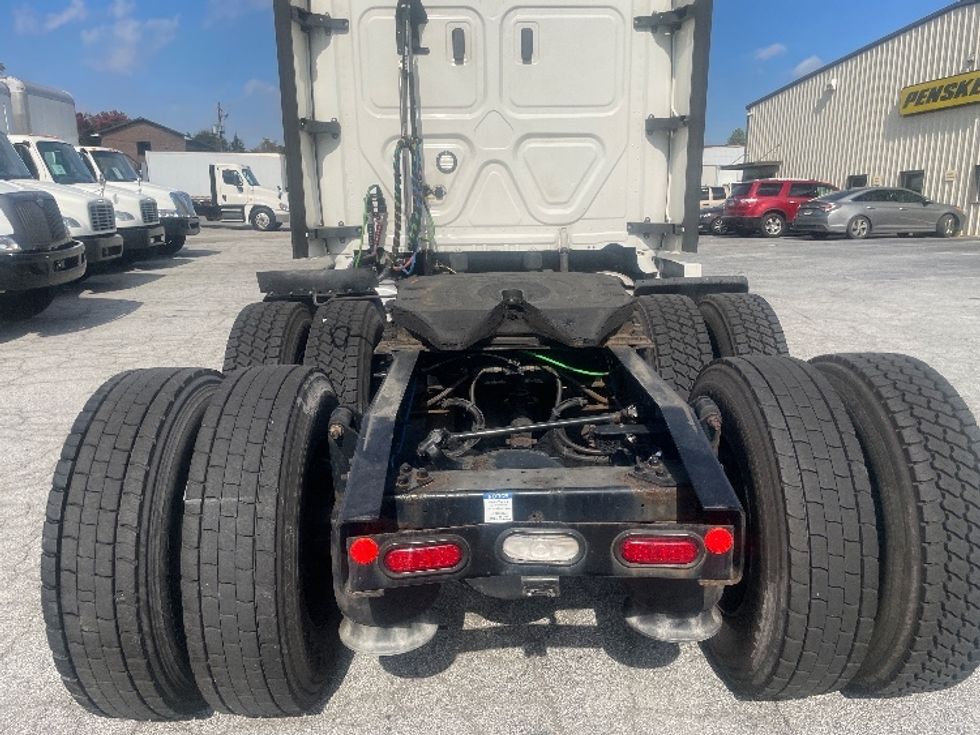 Sleeper Tractor-Heavy Duty Tractors-Freightliner-2020-T12664ST-Atlanta (Forest Park)-GA-633,215\n\t\tmiles-$ 52,000 - Image 6