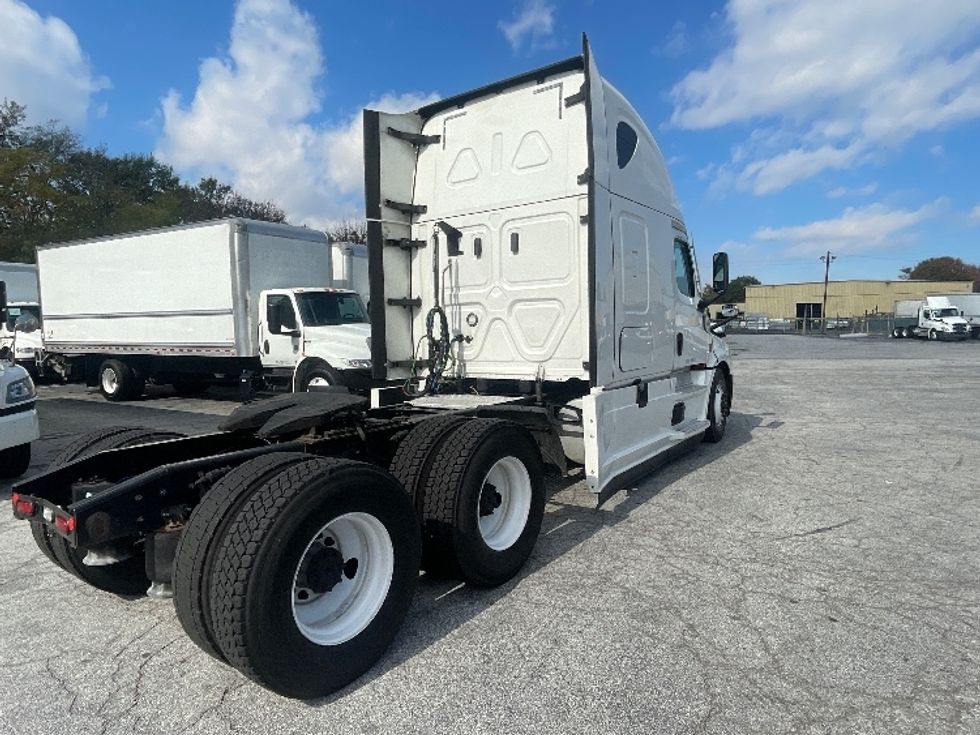 Sleeper Tractor-Heavy Duty Tractors-Freightliner-2020-T12664ST-Atlanta (Forest Park)-GA-633,215\n\t\tmiles-$ 52,000 - Image 7