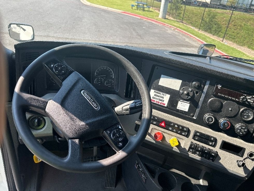 Sleeper Tractor-Heavy Duty Tractors-Freightliner-2020-T12664ST-Atlanta (Forest Park)-GA-719,512\n\t\tmiles-$ 47,750 - Image 11