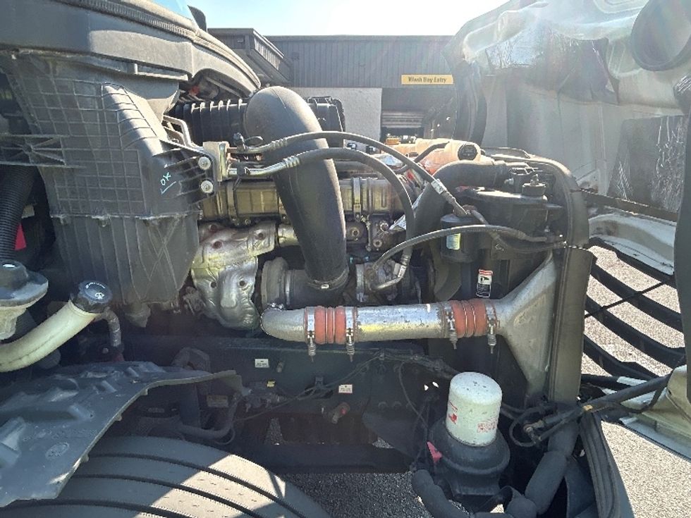 Sleeper Tractor-Heavy Duty Tractors-Freightliner-2020-T12664ST-Atlanta (Forest Park)-GA-719,512\n\t\tmiles-$ 47,750 - Image 20