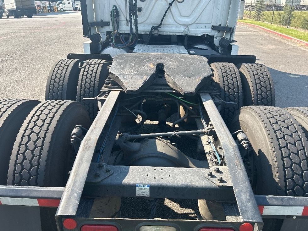 Sleeper Tractor-Heavy Duty Tractors-Freightliner-2020-T12664ST-Atlanta (Forest Park)-GA-719,512\n\t\tmiles-$ 47,750 - Image 6
