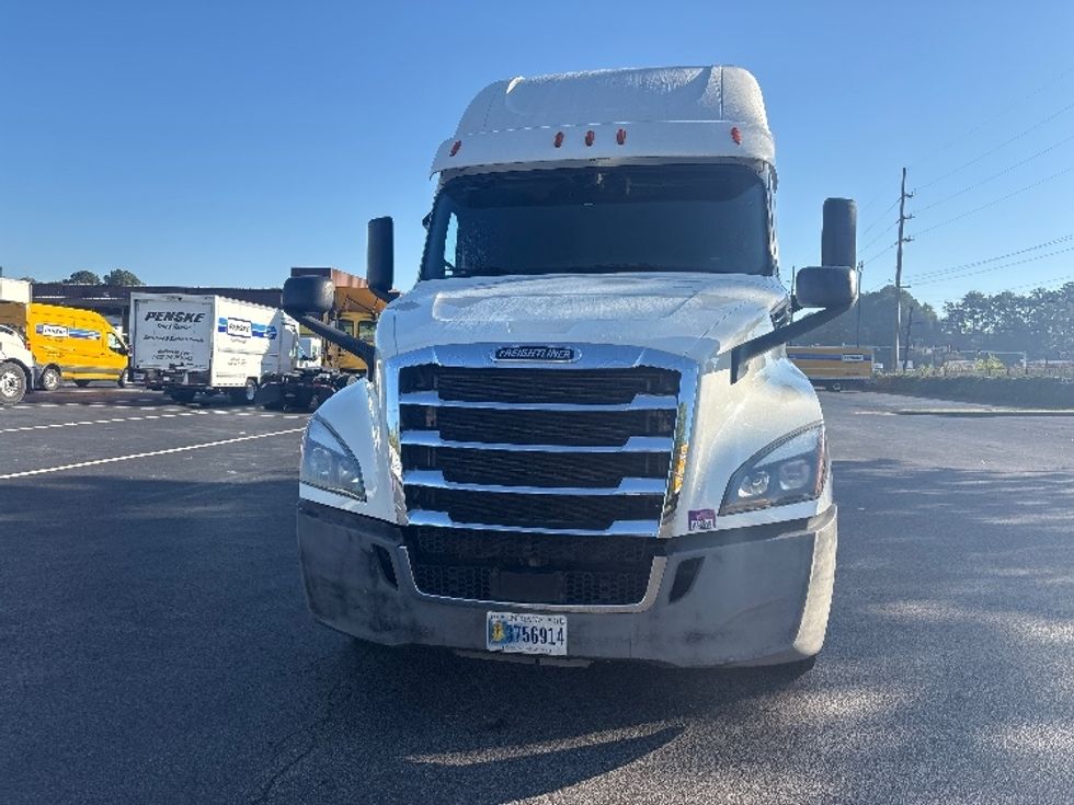 Sleeper Tractor-Heavy Duty Tractors-Freightliner-2020-T12664ST-Atlanta-GA-631,840\n\t\tmiles-$ 61,000 - Image 2