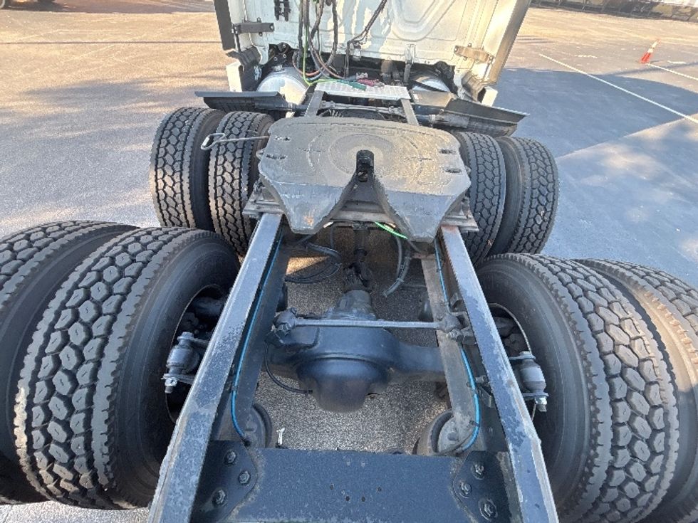 Sleeper Tractor-Heavy Duty Tractors-Freightliner-2020-T12664ST-Atlanta-GA-631,840\n\t\tmiles-$ 61,000 - Image 6