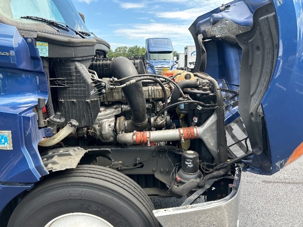 Sleeper Tractor-Heavy Duty Tractors-Freightliner-2020-T12664ST-Atlanta-GA-636,734\n\t\tmiles-$ 53,250 - Image 20