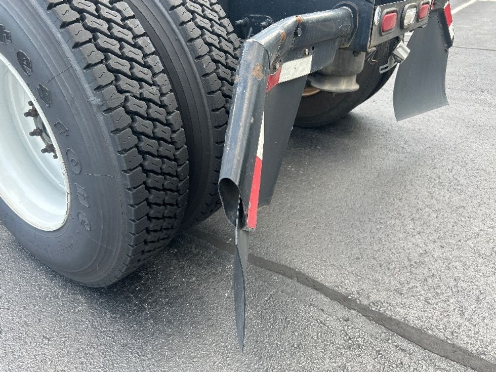 Sleeper Tractor-Heavy Duty Tractors-Freightliner-2020-T12664ST-Atlanta-GA-636,734\n\t\tmiles-$ 53,250 - Image 24