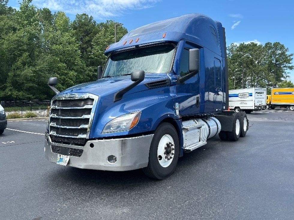 Sleeper Tractor-Heavy Duty Tractors-Freightliner-2020-T12664ST-Atlanta-GA-636,734\n\t\tmiles-$ 53,250 - Image 3