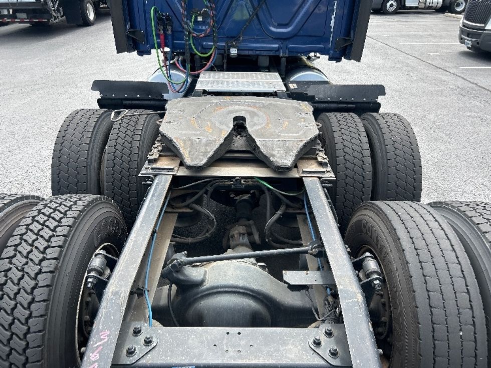 Sleeper Tractor-Heavy Duty Tractors-Freightliner-2020-T12664ST-Atlanta-GA-636,734\n\t\tmiles-$ 53,250 - Image 6