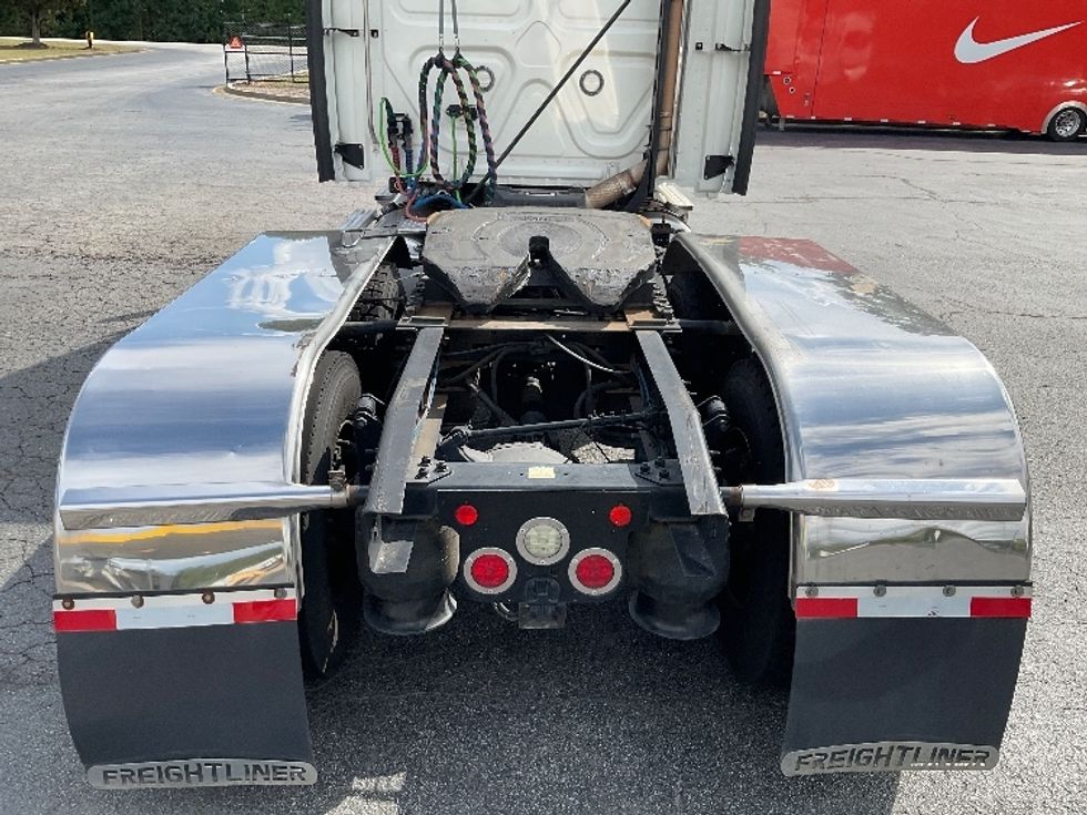 Sleeper Tractor-Heavy Duty Tractors-Freightliner-2020-T12664ST-Augusta-GA-211,354\n\t\tmiles-$ 80,750 - Image 6