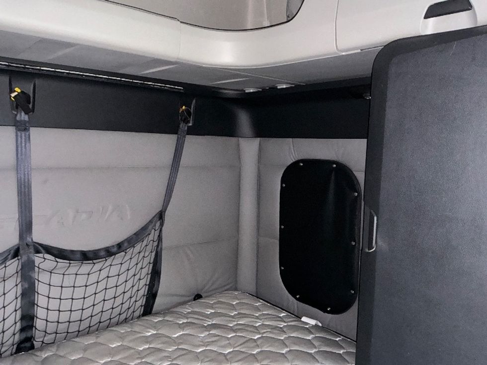 Sleeper Tractor-Heavy Duty Tractors-Freightliner-2020-T12664ST-Augusta-GA-524,372\n\t\tmiles-$ 56,500 - Image 16