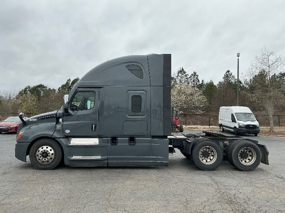 Sleeper Tractor-Heavy Duty Tractors-Freightliner-2020-T12664ST-Augusta-GA-524,372\n\t\tmiles-$ 56,500 - Image 4