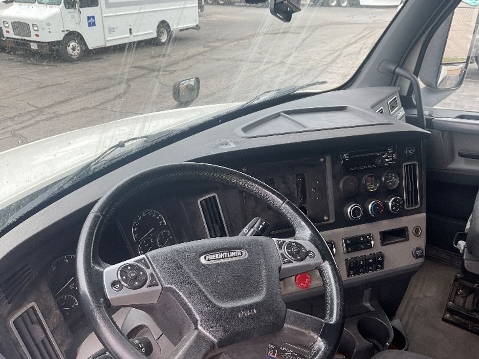 Sleeper Tractor-Heavy Duty Tractors-Freightliner-2020-T12664ST-Aurora-CO-376,104\n\t\tmiles-$ 78,750 - Image 10
