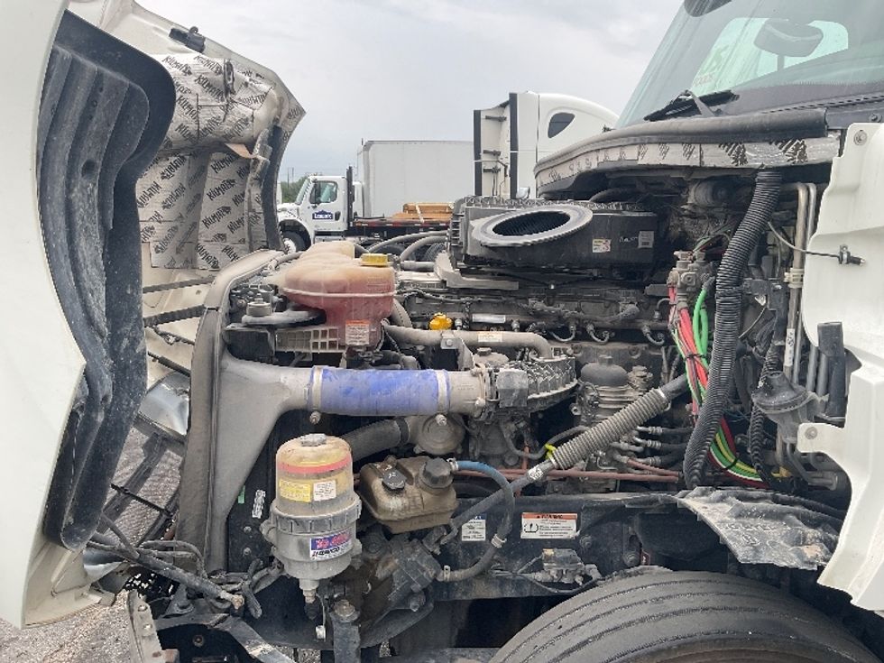 Sleeper Tractor-Heavy Duty Tractors-Freightliner-2020-T12664ST-Aurora-CO-376,104\n\t\tmiles-$ 78,750 - Image 20
