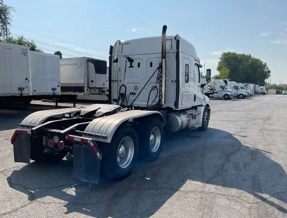 Sleeper Tractor-Heavy Duty Tractors-Freightliner-2020-T12664ST-Aurora-CO-376,104\n\t\tmiles-$ 78,750 - Image 7