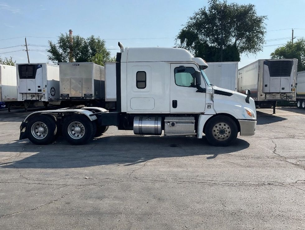 Sleeper Tractor-Heavy Duty Tractors-Freightliner-2020-T12664ST-Aurora-CO-376,104\n\t\tmiles-$ 78,750 - Image 8