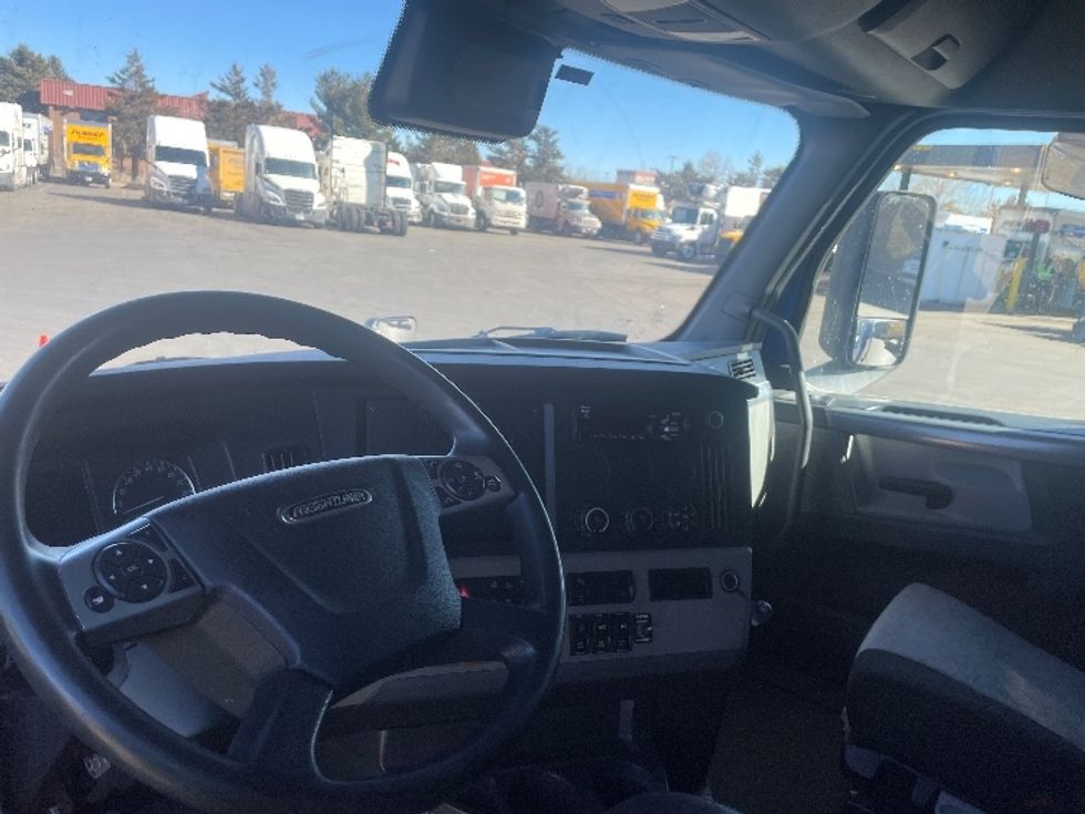 Sleeper Tractor-Heavy Duty Tractors-Freightliner-2020-T12664ST-Aurora-CO-632,100\n\t\tmiles-$ 60,250 - Image 10