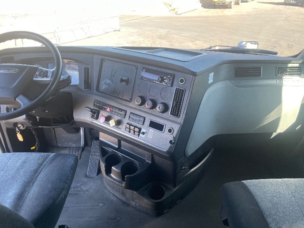 Sleeper Tractor-Heavy Duty Tractors-Freightliner-2020-T12664ST-Aurora-CO-632,100\n\t\tmiles-$ 60,250 - Image 12