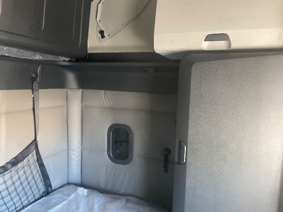 Sleeper Tractor-Heavy Duty Tractors-Freightliner-2020-T12664ST-Aurora-CO-632,100\n\t\tmiles-$ 60,250 - Image 18