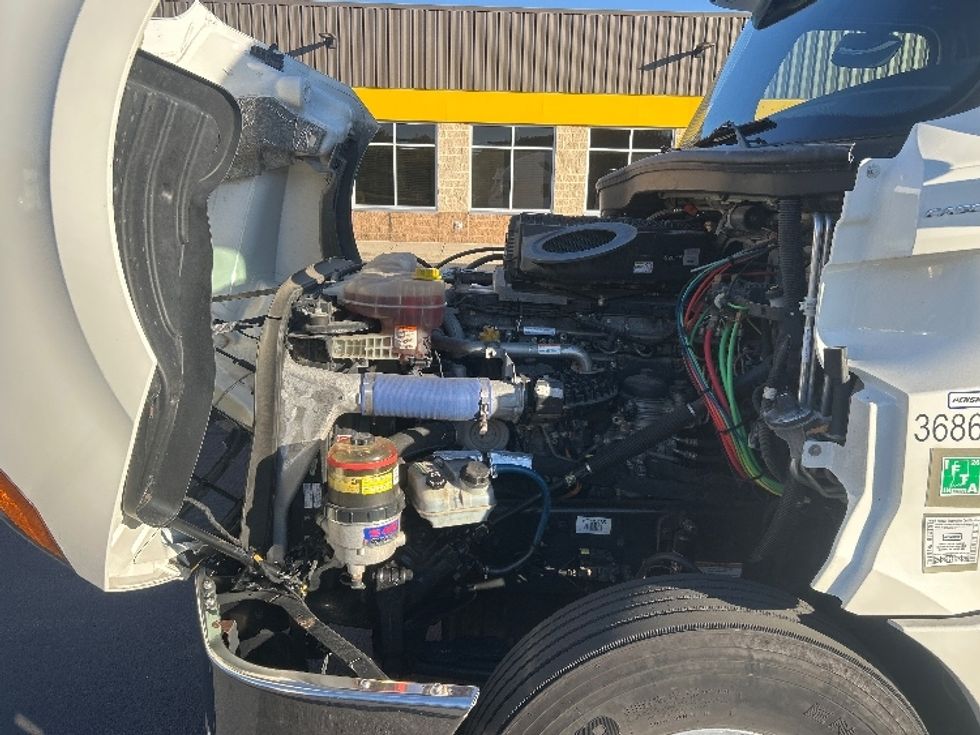 Sleeper Tractor-Heavy Duty Tractors-Freightliner-2020-T12664ST-Baltimore-MD-133,974\n\t\tmiles-$ 90,750 - Image 21