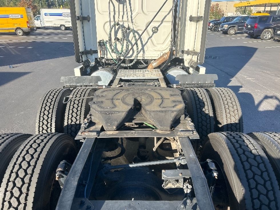 Sleeper Tractor-Heavy Duty Tractors-Freightliner-2020-T12664ST-Baltimore-MD-133,974\n\t\tmiles-$ 90,750 - Image 6