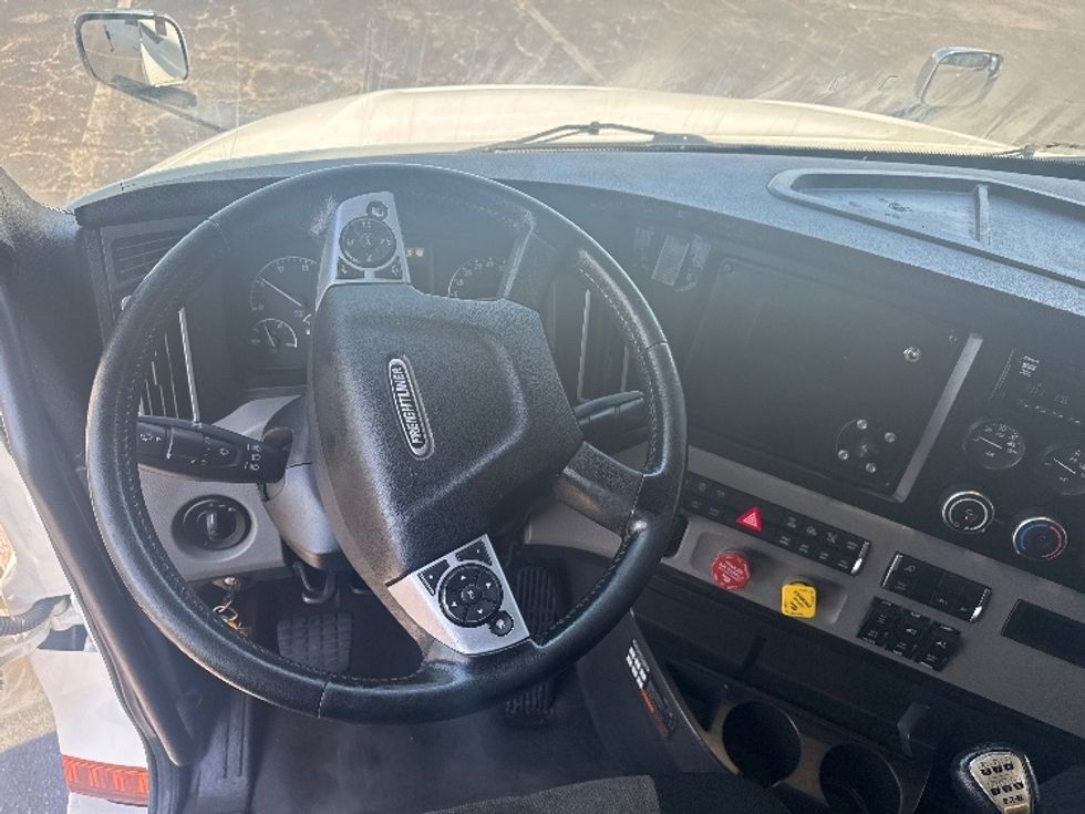 Sleeper Tractor-Heavy Duty Tractors-Freightliner-2020-T12664ST-Baltimore-MD-468,374\n\t\tmiles-$ 65,250 - Image 11