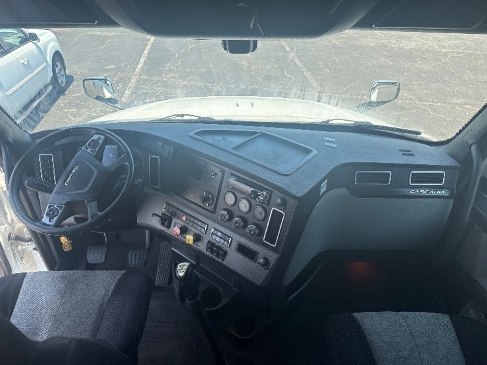 Sleeper Tractor-Heavy Duty Tractors-Freightliner-2020-T12664ST-Baltimore-MD-468,374\n\t\tmiles-$ 65,250 - Image 12