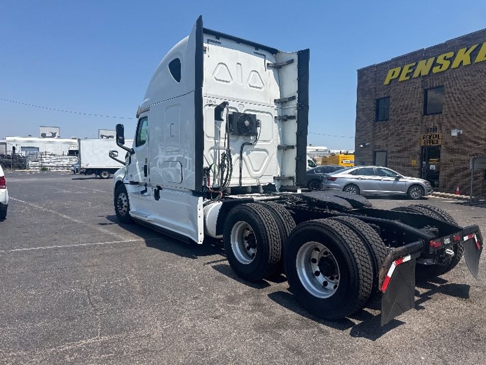 Sleeper Tractor-Heavy Duty Tractors-Freightliner-2020-T12664ST-Baltimore-MD-468,374\n\t\tmiles-$ 65,250 - Image 5