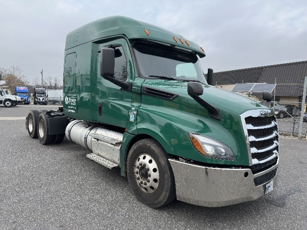 Sleeper Tractor-Heavy Duty Tractors-Freightliner-2020-T12664ST-Baltimore-MD-507,195\n\t\tmiles-$ 57,000 - Image 1
