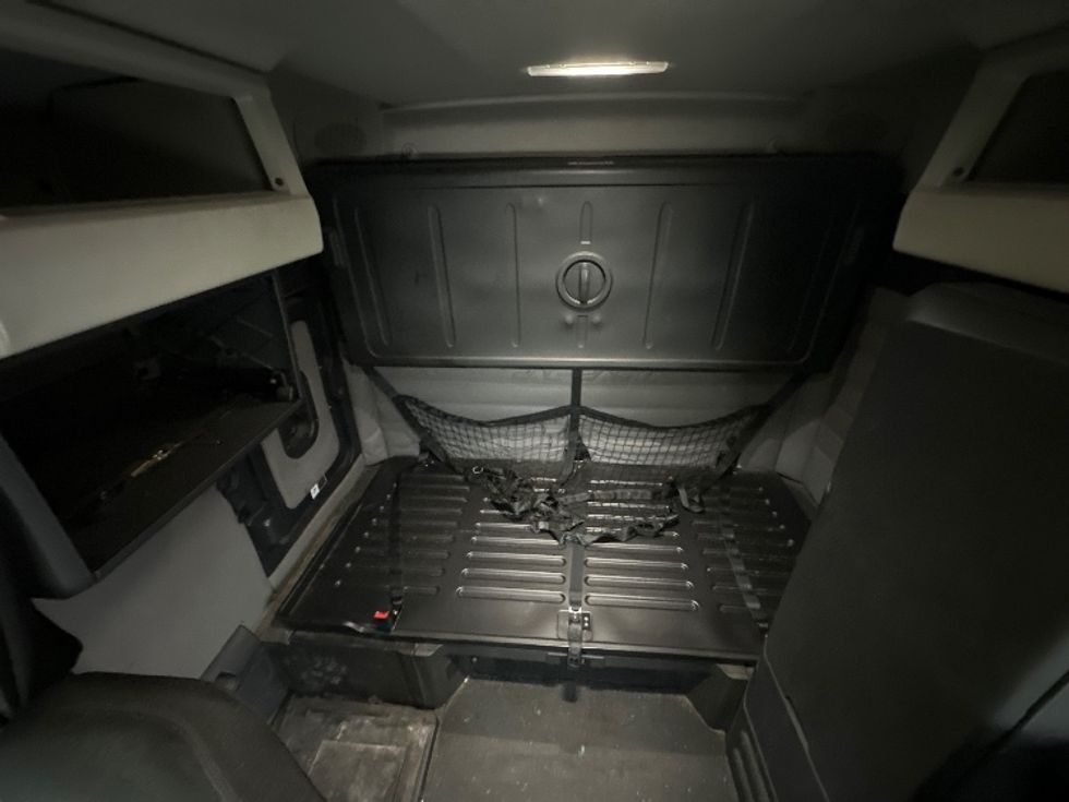 Sleeper Tractor-Heavy Duty Tractors-Freightliner-2020-T12664ST-Baltimore-MD-507,195\n\t\tmiles-$ 57,000 - Image 15