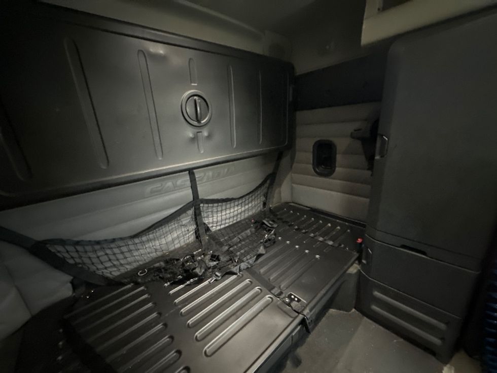 Sleeper Tractor-Heavy Duty Tractors-Freightliner-2020-T12664ST-Baltimore-MD-507,195\n\t\tmiles-$ 57,000 - Image 17