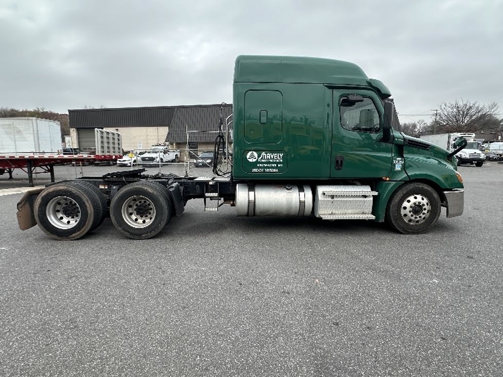 Sleeper Tractor-Heavy Duty Tractors-Freightliner-2020-T12664ST-Baltimore-MD-507,195\n\t\tmiles-$ 57,000 - Image 8