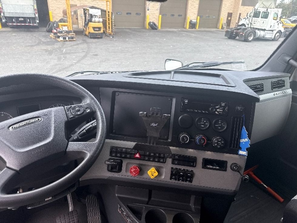 Sleeper Tractor-Heavy Duty Tractors-Freightliner-2020-T12664ST-Baltimore-MD-563,428\n\t\tmiles-$ 53,750 - Image 10