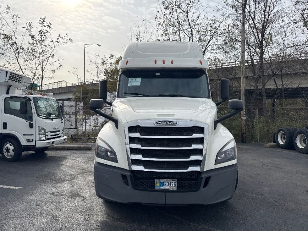 Sleeper Tractor-Heavy Duty Tractors-Freightliner-2020-T12664ST-Baltimore-MD-563,428\n\t\tmiles-$ 53,750 - Image 2